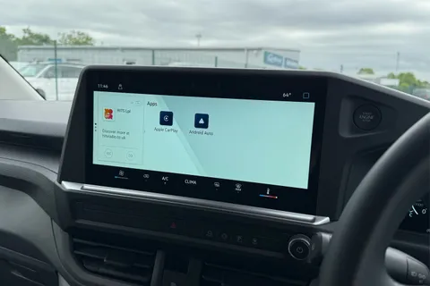 DG25EFC Volkswagen Transporter 2.0 TDI 150 Commerce Plus Van Thumbnail #50