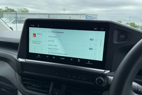 DG25EFC Volkswagen Transporter 2.0 TDI 150 Commerce Plus Van Thumbnail #58