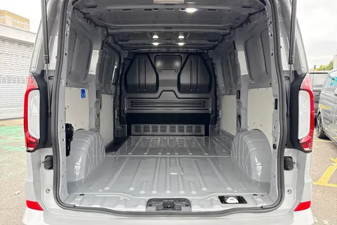 BT75XAW Volkswagen Transporter 2.0 TDI 150 Commerce Pro Van Automatic Thumbnail #6