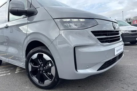 BT75XAW Volkswagen Transporter 2.0 TDI 150 Commerce Pro Van Automatic Thumbnail #8