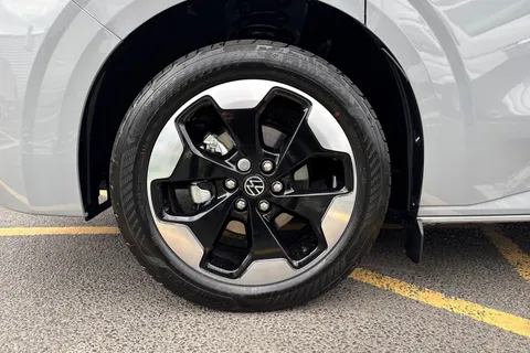 BT75XAW Volkswagen Transporter 2.0 TDI 150 Commerce Pro Van Automatic Thumbnail #9