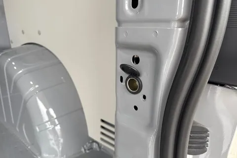 BT75XAW Volkswagen Transporter 2.0 TDI 150 Commerce Pro Van Automatic Thumbnail #28