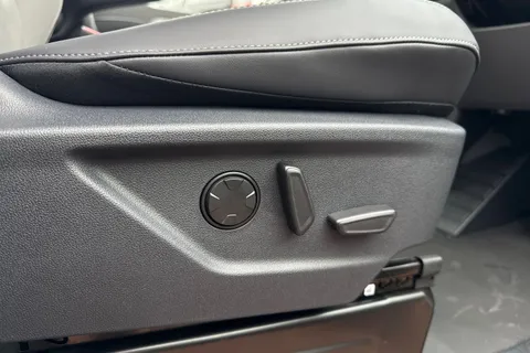 BT75XAW Volkswagen Transporter 2.0 TDI 150 Commerce Pro Van Automatic Thumbnail #53