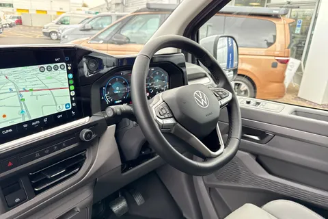 BT75XAW Volkswagen Transporter 2.0 TDI 150 Commerce Pro Van Automatic Thumbnail #57