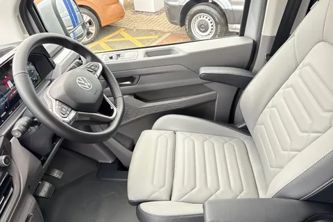 BT75XAW Volkswagen Transporter 2.0 TDI 150 Commerce Pro Van Automatic Thumbnail #59