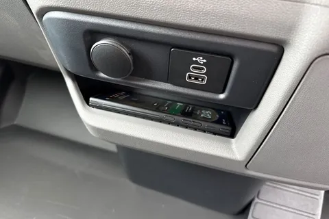 BT75XAW Volkswagen Transporter 2.0 TDI 150 Commerce Pro Van Automatic Thumbnail #60