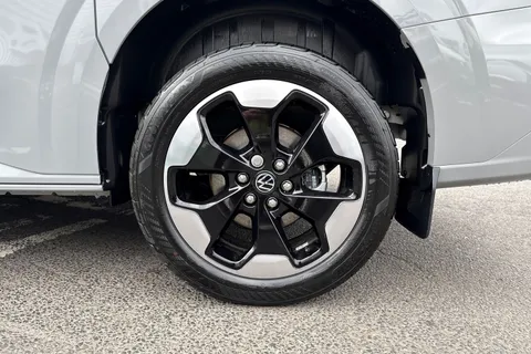 BT75XBM Volkswagen Transporter 2.0 TDI 150 Commerce Pro Van Automatic Thumbnail #10