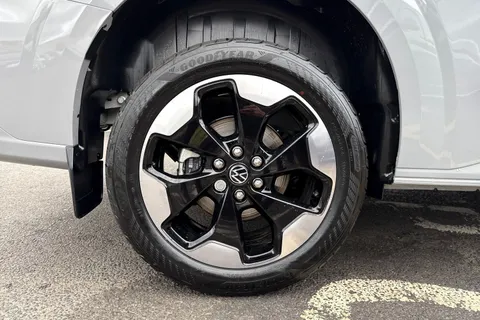 BT75XBM Volkswagen Transporter 2.0 TDI 150 Commerce Pro Van Automatic Thumbnail #11