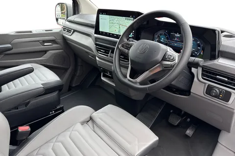 BT75XBM Volkswagen Transporter 2.0 TDI 150 Commerce Pro Van Automatic Thumbnail #13