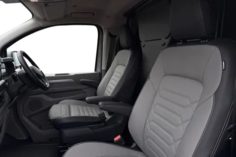 BT75XBM Volkswagen Transporter 2.0 TDI 150 Commerce Pro Van Automatic Thumbnail #15