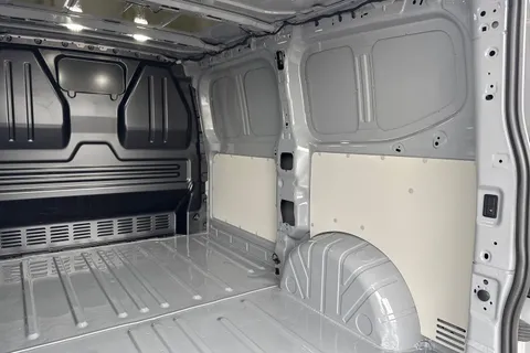 BT75XBM Volkswagen Transporter 2.0 TDI 150 Commerce Pro Van Automatic Thumbnail #26