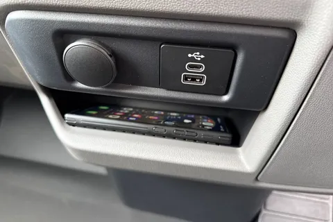 BT75XBM Volkswagen Transporter 2.0 TDI 150 Commerce Pro Van Automatic Thumbnail #47