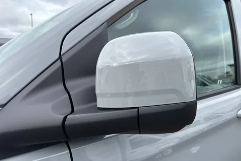 BT75XAL Volkswagen Transporter 2.0 TDI 150 Commerce Pro Van Automatic Thumbnail #34