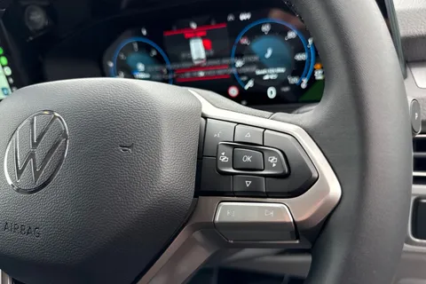 BT75XAL Volkswagen Transporter 2.0 TDI 150 Commerce Pro Van Automatic Thumbnail #50