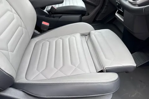 BT75XAL Volkswagen Transporter 2.0 TDI 150 Commerce Pro Van Automatic Thumbnail #51