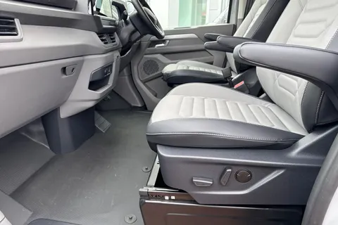 BT75XAL Volkswagen Transporter 2.0 TDI 150 Commerce Pro Van Automatic Thumbnail #54