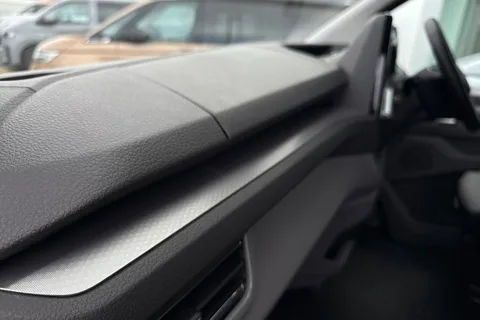 BT75XAL Volkswagen Transporter 2.0 TDI 150 Commerce Pro Van Automatic Thumbnail #56