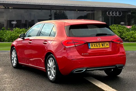 RX69WEH Mercedes-Benz A Class 1.3 A200 Sport (Premium Plus) 7G-DCT Euro 6 (s/s) 5dr Thumbnail #3