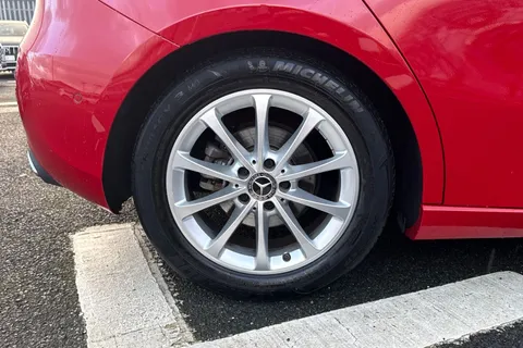 RX69WEH Mercedes-Benz A Class 1.3 A200 Sport (Premium Plus) 7G-DCT Euro 6 (s/s) 5dr Thumbnail #13