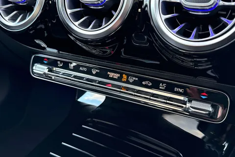 RX69WEH Mercedes-Benz A Class 1.3 A200 Sport (Premium Plus) 7G-DCT Euro 6 (s/s) 5dr Thumbnail #23