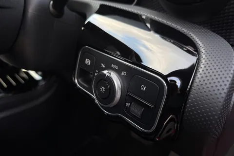 RX69WEH Mercedes-Benz A Class 1.3 A200 Sport (Premium Plus) 7G-DCT Euro 6 (s/s) 5dr Thumbnail #43