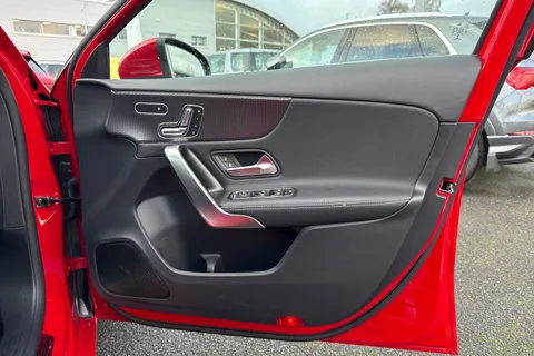 RX69WEH Mercedes-Benz A Class 1.3 A200 Sport (Premium Plus) 7G-DCT Euro 6 (s/s) 5dr Thumbnail #44