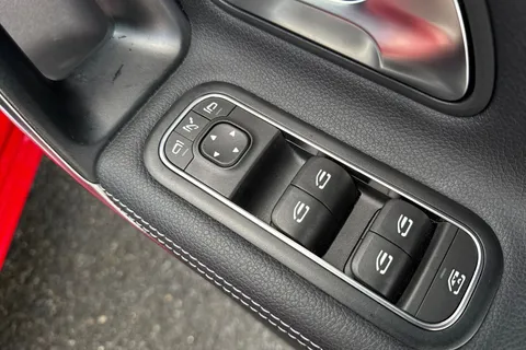 RX69WEH Mercedes-Benz A Class 1.3 A200 Sport (Premium Plus) 7G-DCT Euro 6 (s/s) 5dr Thumbnail #47