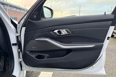 MW69OMR BMW 3 Series 3.0 M340i Touring Auto xDrive Euro 6 (s/s) 5dr Thumbnail #47