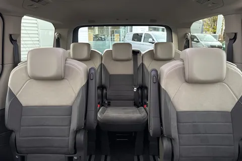 KY25RZG Volkswagen Multivan LWB 2.0 TDI 150PS Style DSG 7 Seats/Panoramic Sunroof Thumbnail #20