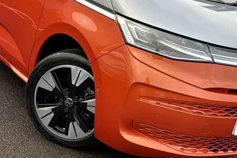 KY25RZG Volkswagen Multivan LWB 2.0 TDI 150PS Style DSG 7 Seats/Panoramic Sunroof Thumbnail #32