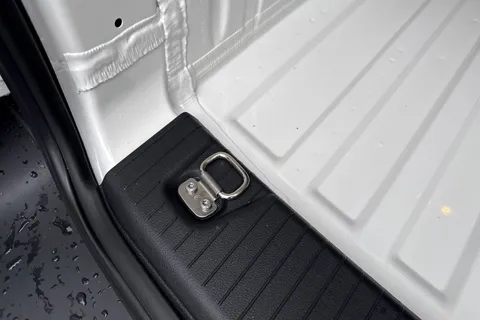 PJ75LFH Volkswagen Caddy Maxi C20 Caddy Cargo Commerce Maxi 102 PS 2.0 TDI 6sp Manual Thumbnail #29