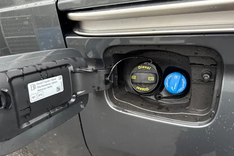 PJ75LFP Volkswagen Caddy C20 Caddy Cargo Commerce Plus SWB 122 PS 2.0 TDI 7sp DSG Thumbnail #31