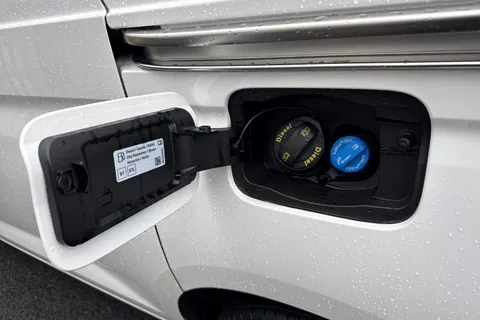 PJ75LFH Volkswagen Caddy Maxi C20 Caddy Cargo Commerce Maxi 102 PS 2.0 TDI 6sp Manual Thumbnail #32