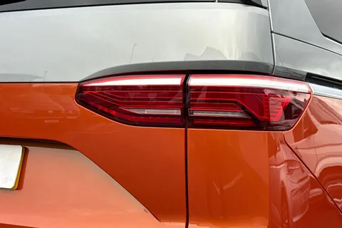 KY25RZG Volkswagen Multivan LWB 2.0 TDI 150PS Style DSG 7 Seats/Panoramic Sunroof Thumbnail #41