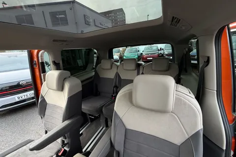 KY25RZG Volkswagen Multivan LWB 2.0 TDI 150PS Style DSG 7 Seats/Panoramic Sunroof Thumbnail #50