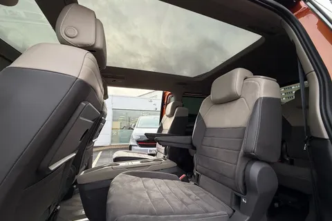 KY25RZG Volkswagen Multivan LWB 2.0 TDI 150PS Style DSG 7 Seats/Panoramic Sunroof Thumbnail #51