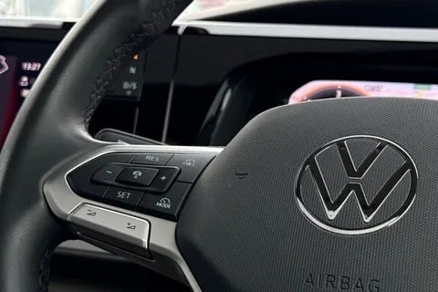 KY25RZG Volkswagen Multivan LWB 2.0 TDI 150PS Style DSG 7 Seats/Panoramic Sunroof Thumbnail #59