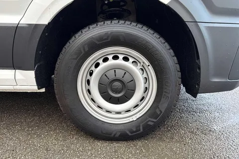 PN75MWU Volkswagen Crafter CR35 Panel van Commerce MWB 140 PS 2.0 TDI 6sp Manual FWD Thumbnail #6