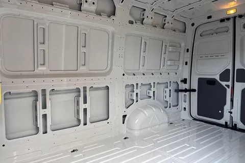 PN75MWU Volkswagen Crafter CR35 Panel van Commerce MWB 140 PS 2.0 TDI 6sp Manual FWD Thumbnail #14