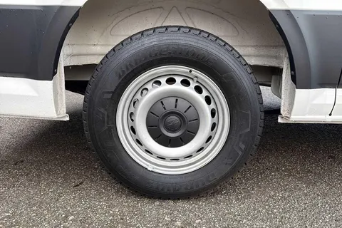 PN75MWU Volkswagen Crafter CR35 Panel van Commerce MWB 140 PS 2.0 TDI 6sp Manual FWD Thumbnail #22