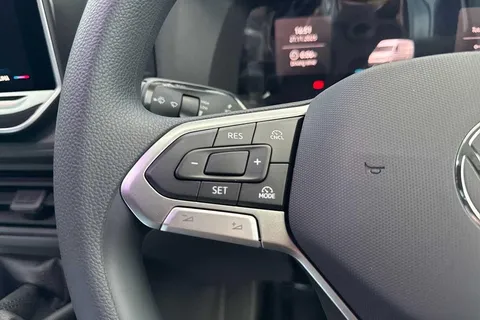 PN75MXH Volkswagen Crafter CR35 Panel van Commerce MWB 140 PS 2.0 TDI 6sp Manual FWD Thumbnail #28