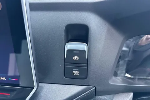 PN75MXH Volkswagen Crafter CR35 Panel van Commerce MWB 140 PS 2.0 TDI 6sp Manual FWD Thumbnail #32