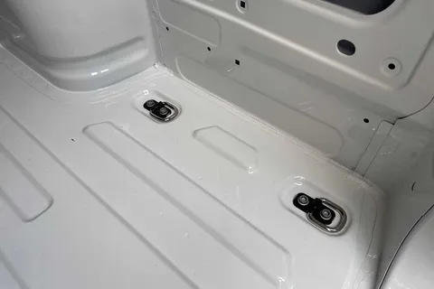 PN75MXH Volkswagen Crafter CR35 Panel van Commerce MWB 140 PS 2.0 TDI 6sp Manual FWD Thumbnail #37