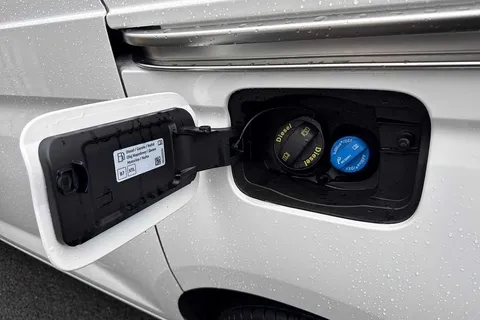 PJ75LFK Volkswagen Caddy Maxi C20 Caddy Cargo Commerce Maxi 102 PS 2.0 TDI 6sp Manual Thumbnail #32