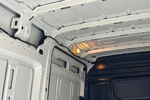 PN75MWU Volkswagen Crafter CR35 Panel van Commerce MWB 140 PS 2.0 TDI 6sp Manual FWD Thumbnail #39