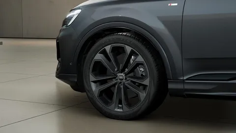 Audi Q7 3.0 TDI V6 Black Edition Tiptronic quattro Euro 6 (s/s) 5dr Thumbnail #4