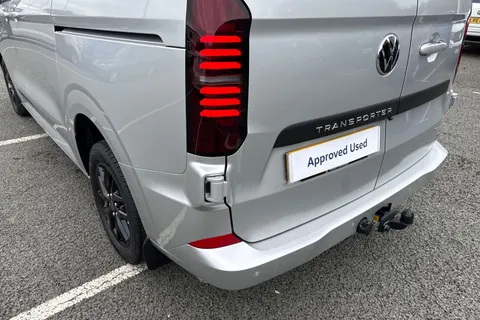 CX75HWJ Volkswagen Transporter 2.0 TDI T32 Commerce Pro Panel Van 5dr Diesel Auto 4Motion SWB Euro 6 (s/s) (150 ps) Thumbnail #7