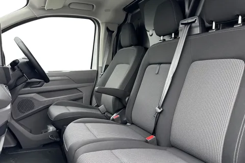 CX75HWJ Volkswagen Transporter 2.0 TDI T32 Commerce Pro Panel Van 5dr Diesel Auto 4Motion SWB Euro 6 (s/s) (150 ps) Thumbnail #15