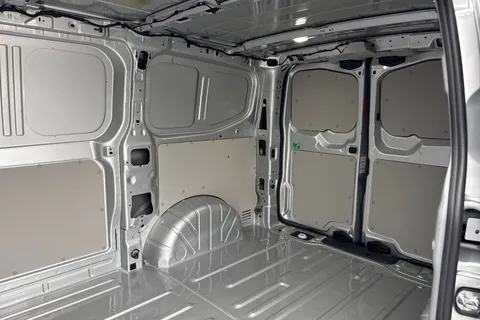 CX75HWJ Volkswagen Transporter 2.0 TDI T32 Commerce Pro Panel Van 5dr Diesel Auto 4Motion SWB Euro 6 (s/s) (150 ps) Thumbnail #18