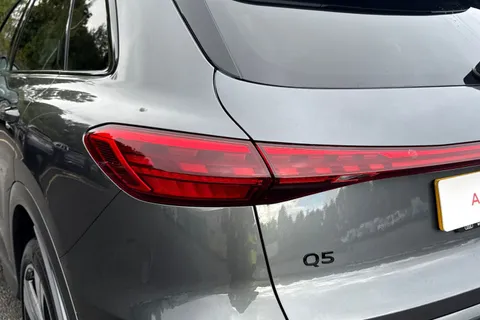 PK75LDA Audi Q5 SUV Edition 1 TDI quattro 204 PS S tronic Thumbnail #8